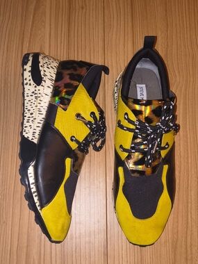 Steve Madden Cliff Yellow Leopard Accent Sneakers